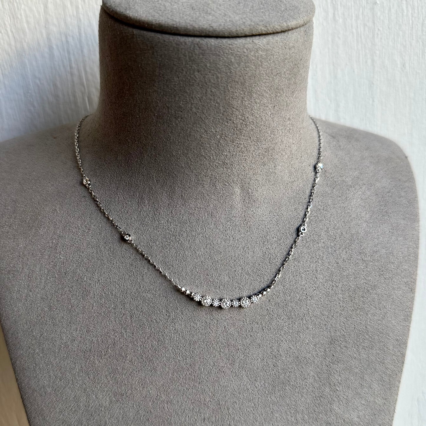 Diamond Beaded Milgrain Etching Bar Necklace
