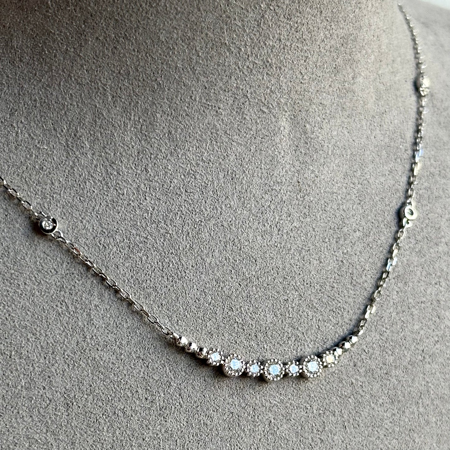 Diamond Beaded Milgrain Etching Bar Necklace