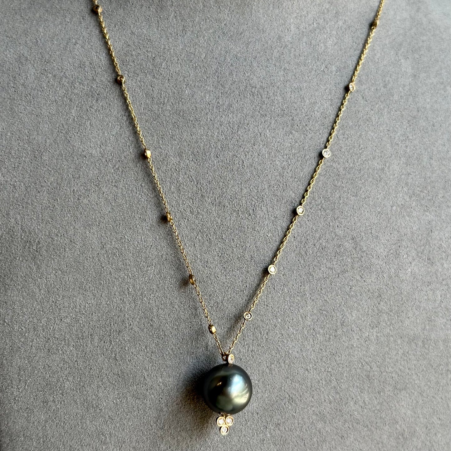 18K Yellow Gold Tahitian Pearl Necklace with Diamonds
