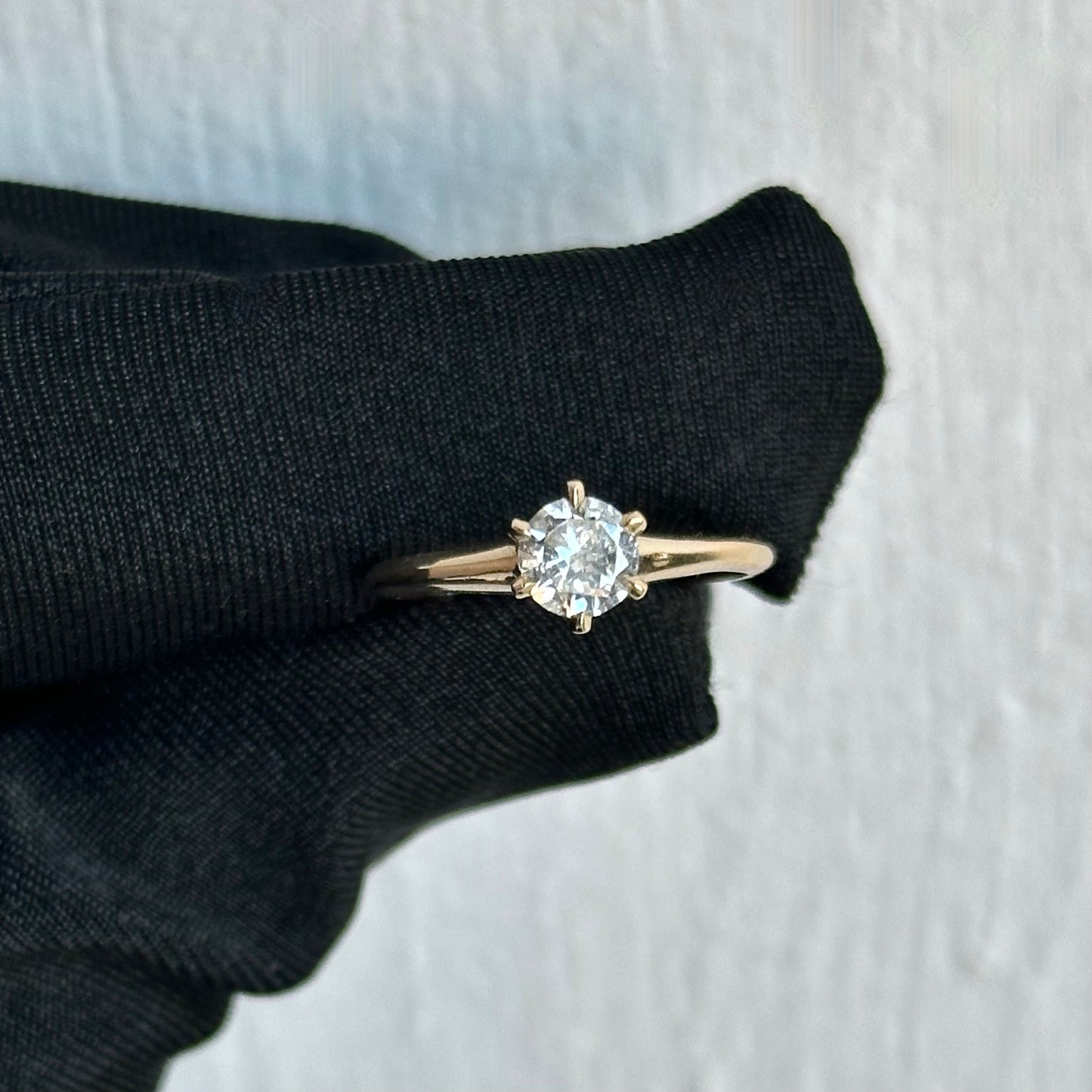 Original Antique 0.50ct Round Diamond Solitaire Engagement Ring in 14kt Yellow Gold A Vintage Masterpiece of Timeless Elegance