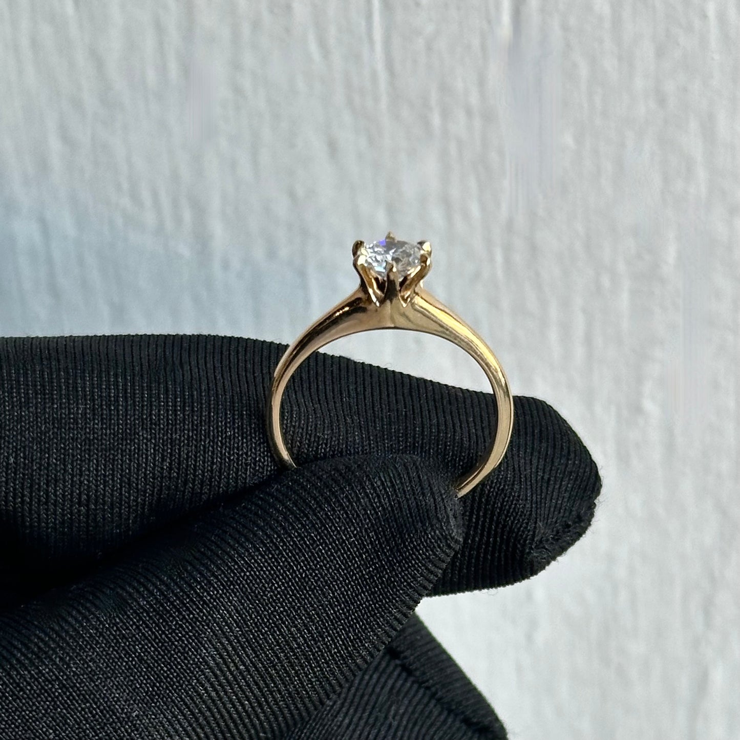 Original Antique 0.50ct Round Diamond Solitaire Engagement Ring in 14kt Yellow Gold A Vintage Masterpiece of Timeless Elegance