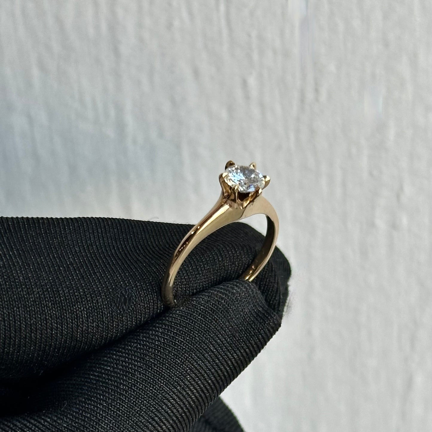 Original Antique 0.50ct Round Diamond Solitaire Engagement Ring in 14kt Yellow Gold A Vintage Masterpiece of Timeless Elegance
