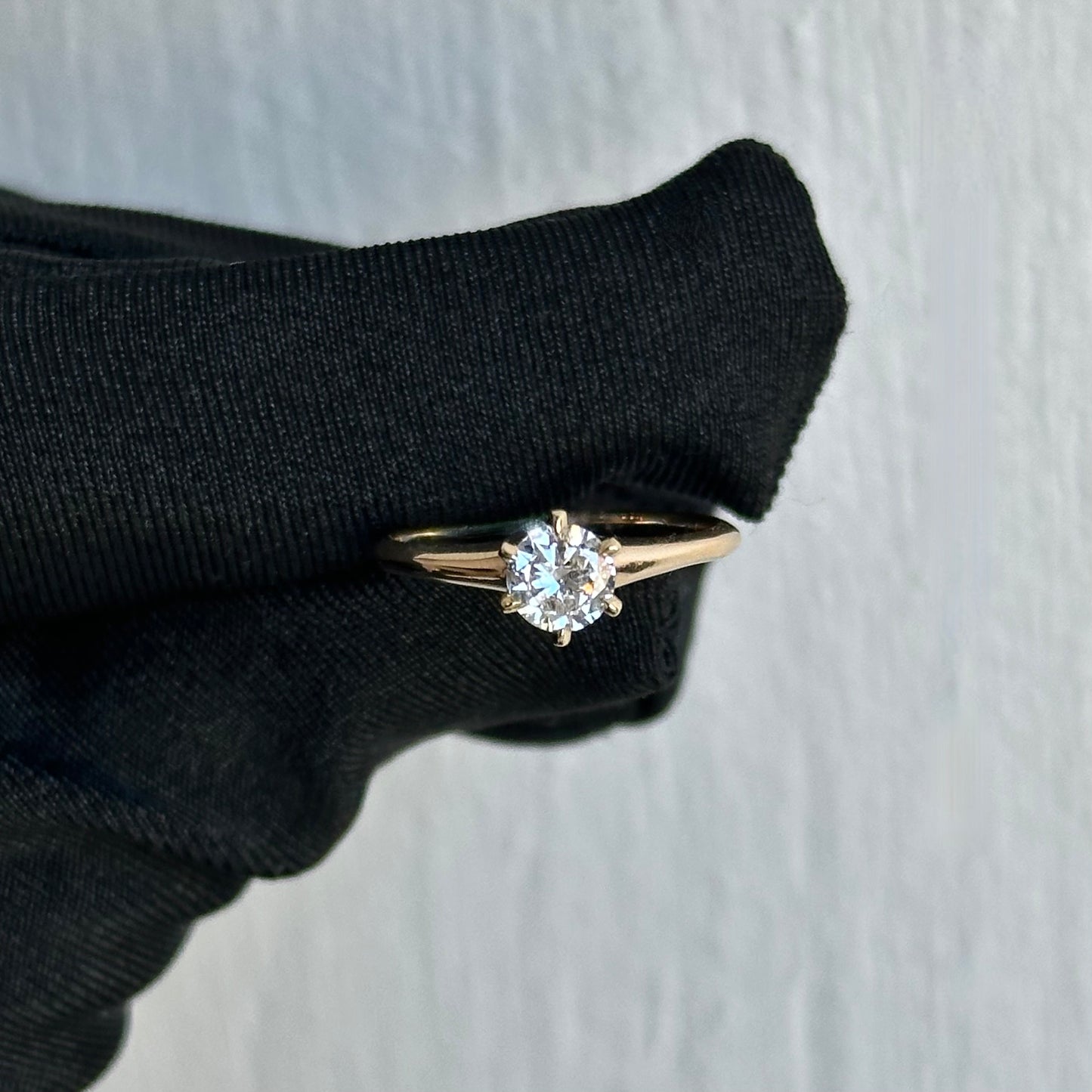 Original Antique 0.50ct Round Diamond Solitaire Engagement Ring in 14kt Yellow Gold A Vintage Masterpiece of Timeless Elegance