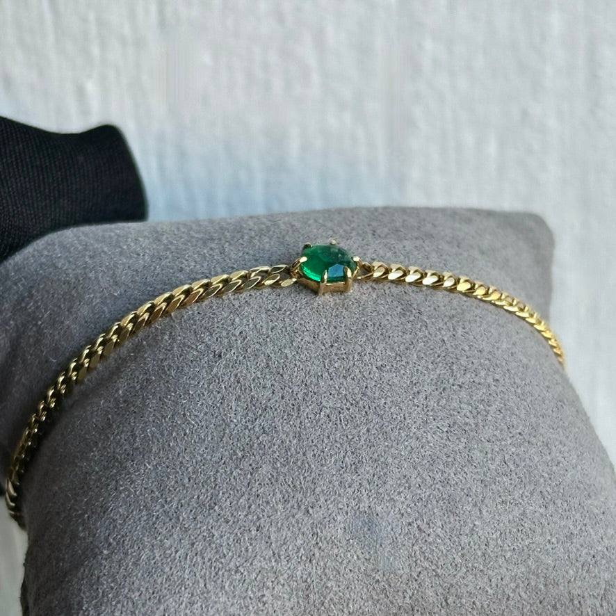 Handmade 18kt Yellow Gold Cuban Link Bracelet with Oval Faceted Natural Emerald – 6-Prong Claw Setting