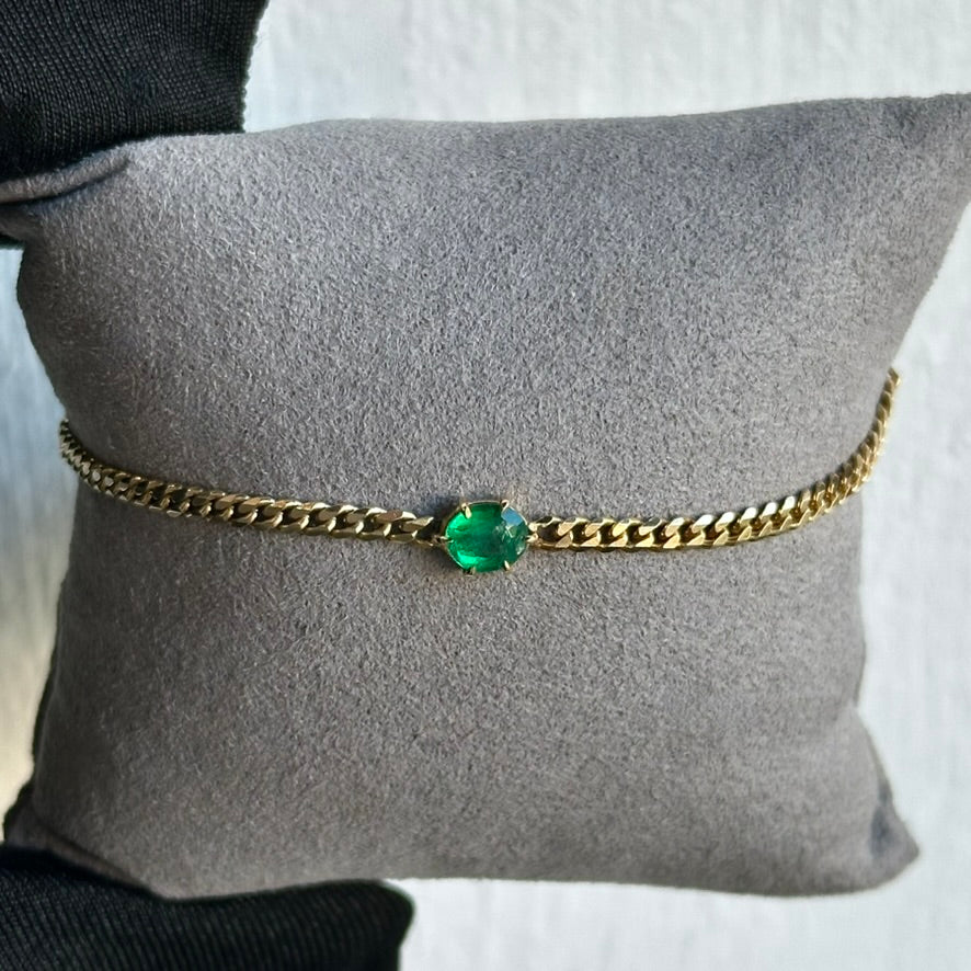 Handmade 18kt Yellow Gold Cuban Link Bracelet with Oval Faceted Natural Emerald – 6-Prong Claw Setting