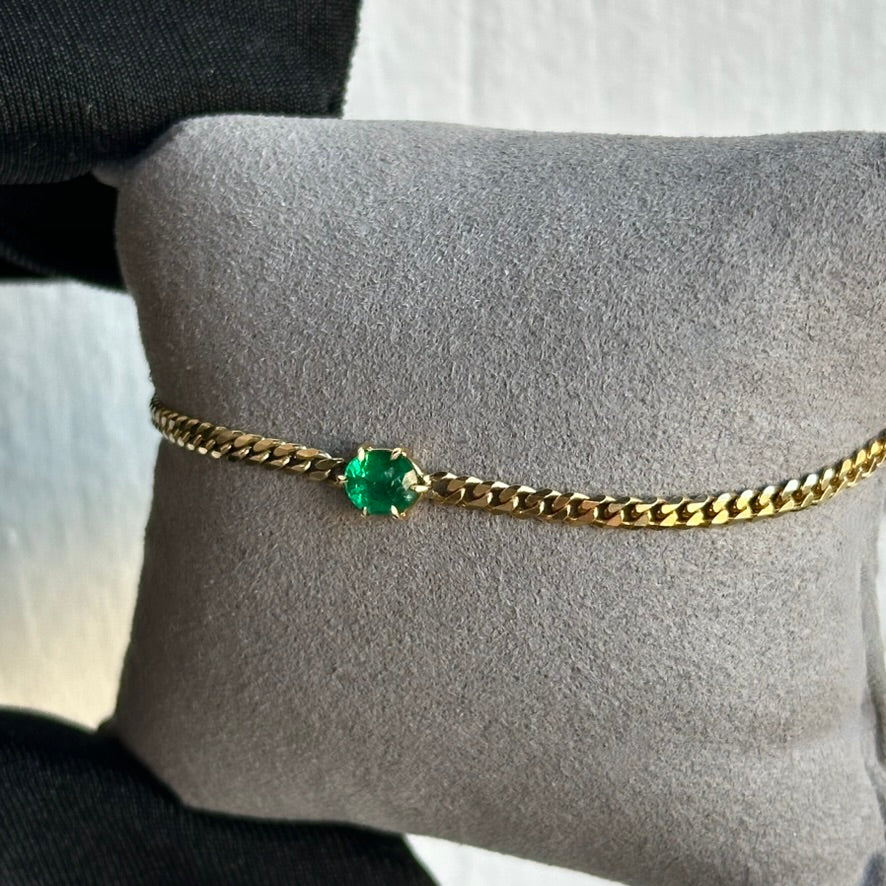 Handmade 18kt Yellow Gold Cuban Link Bracelet with Oval Faceted Natural Emerald – 6-Prong Claw Setting