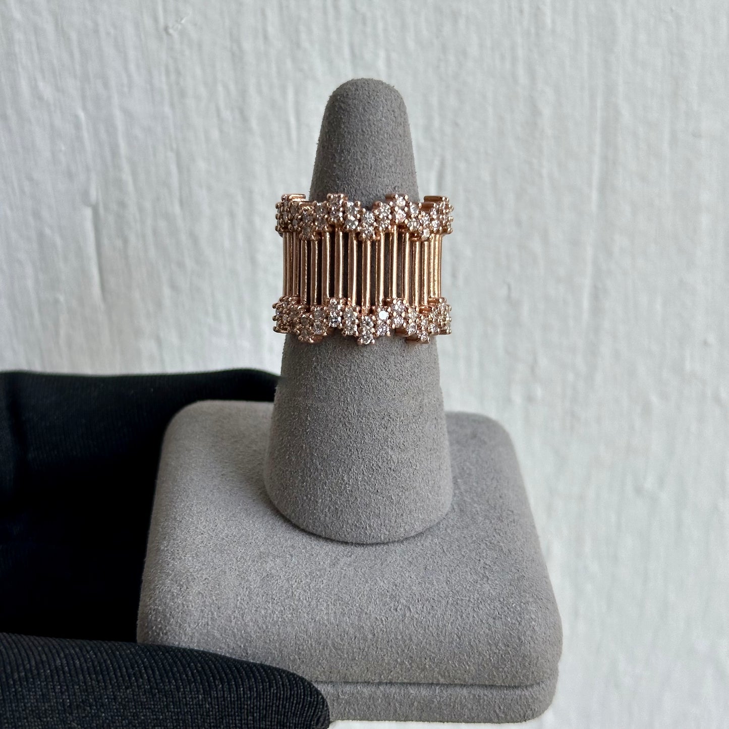 18kt Rose Gold Elegant Bar Ring