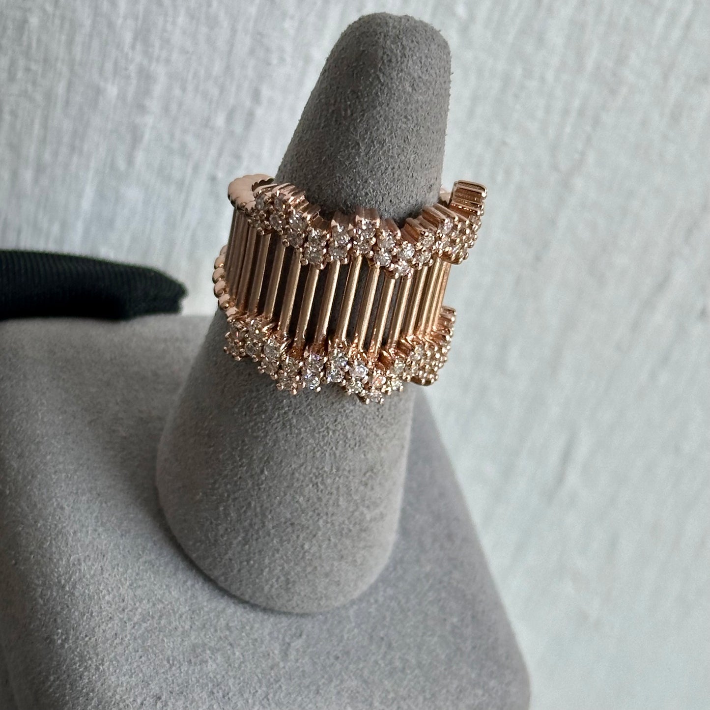 18kt Rose Gold Elegant Bar Ring