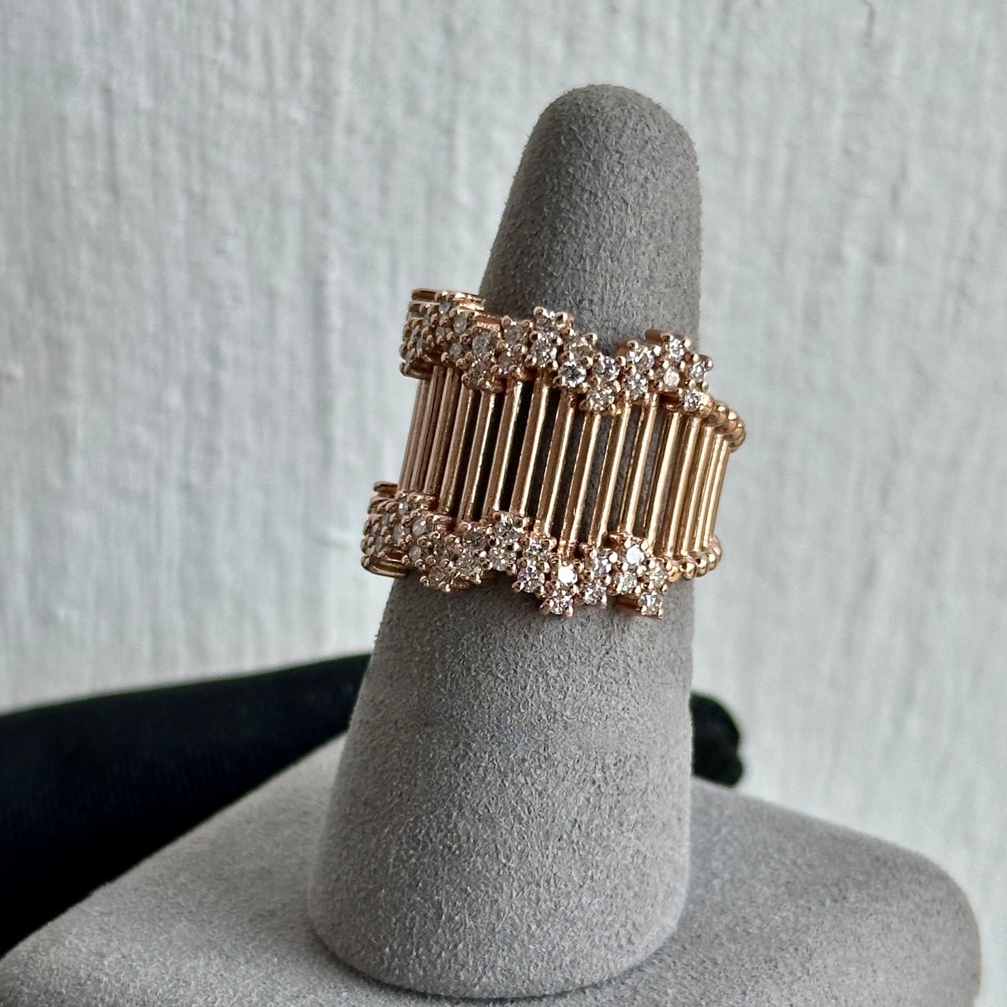 18kt Rose Gold Elegant Bar Ring