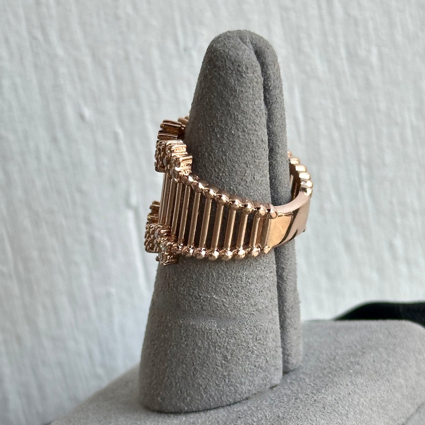 18kt Rose Gold Elegant Bar Ring