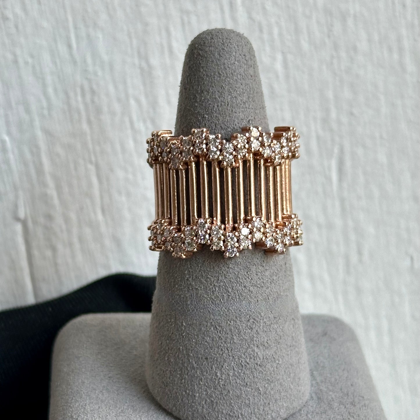 18kt Rose Gold Elegant Bar Ring