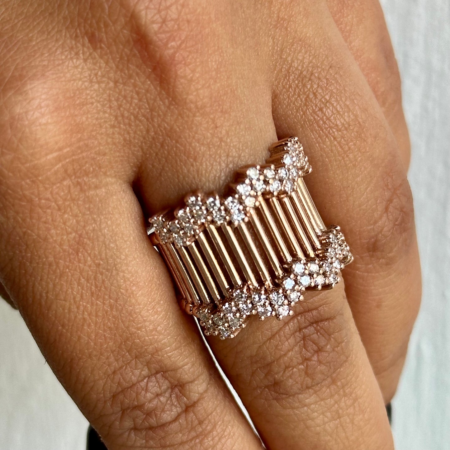 18kt Rose Gold Elegant Bar Ring