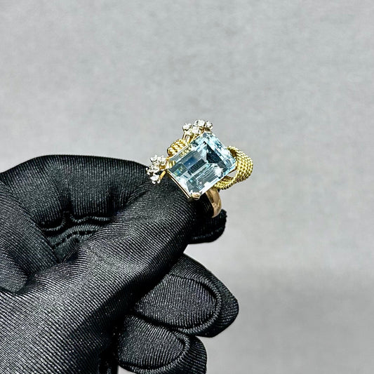 13CT Vintage Emerald Cut Aquamarine Bow Ring