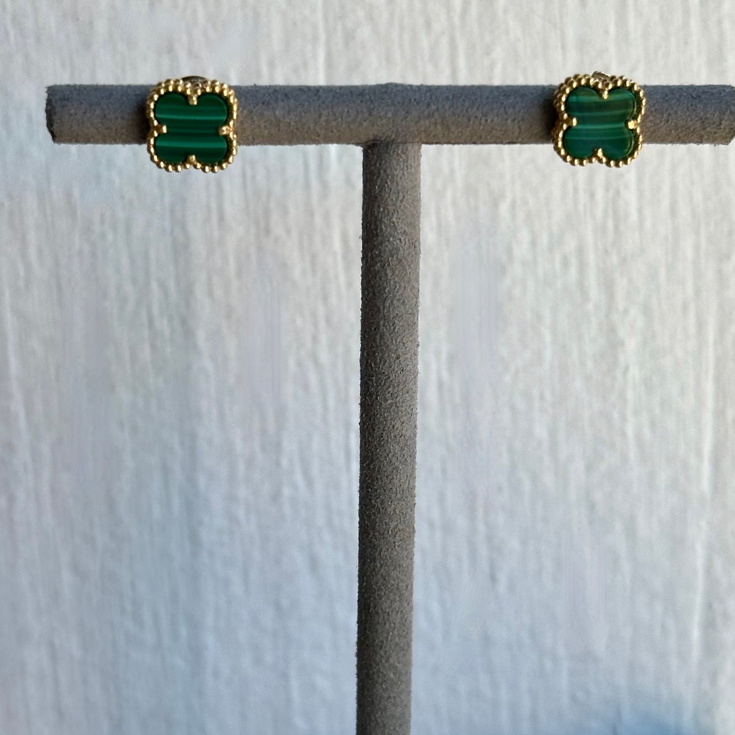 Vintage Van Cleef & Arpels 18K Yellow Gold Clover Malachite Earrings – 9mm, Marked VC&A