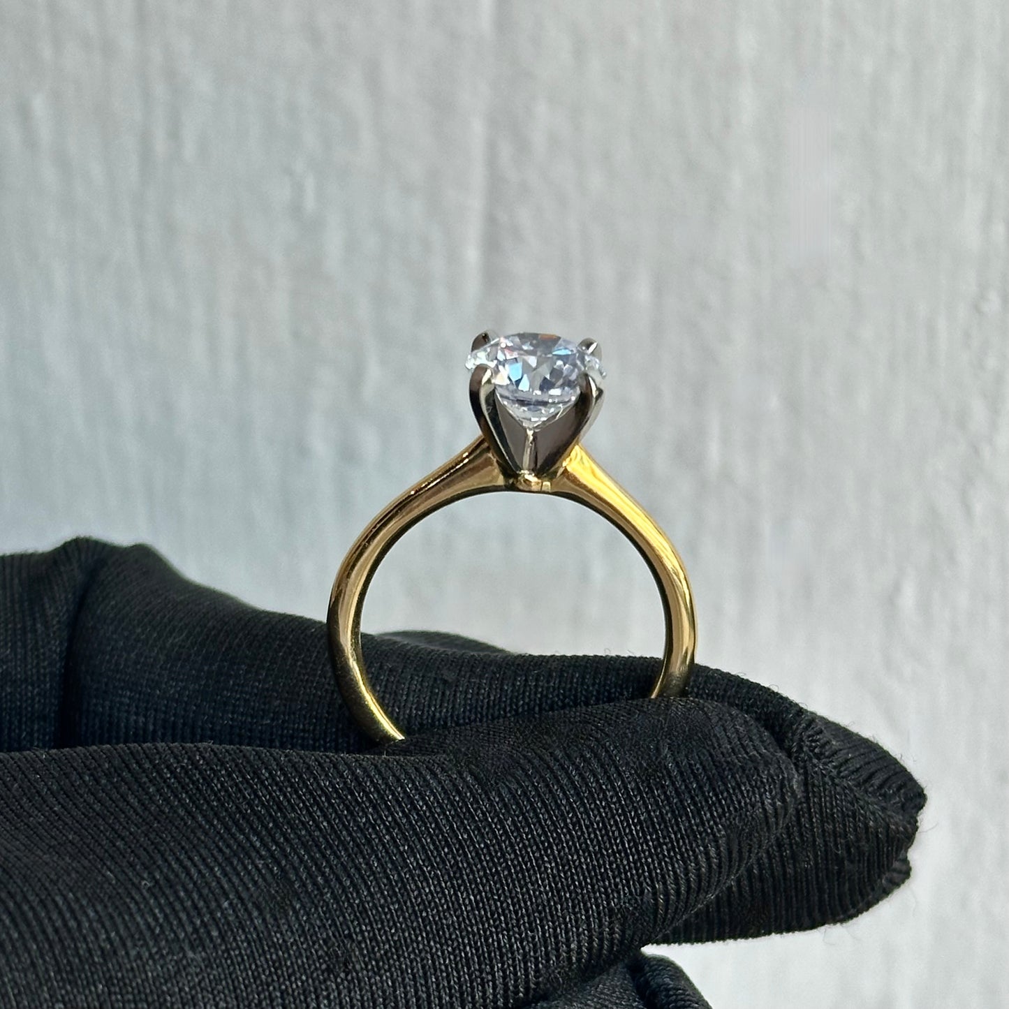 Stunning 1.84ct D Color VVS2 GIA Certified Solitaire Diamond Engagement Ring in 18kt Gold and Platinum Timeless Elegance with Unmatched Brilliance