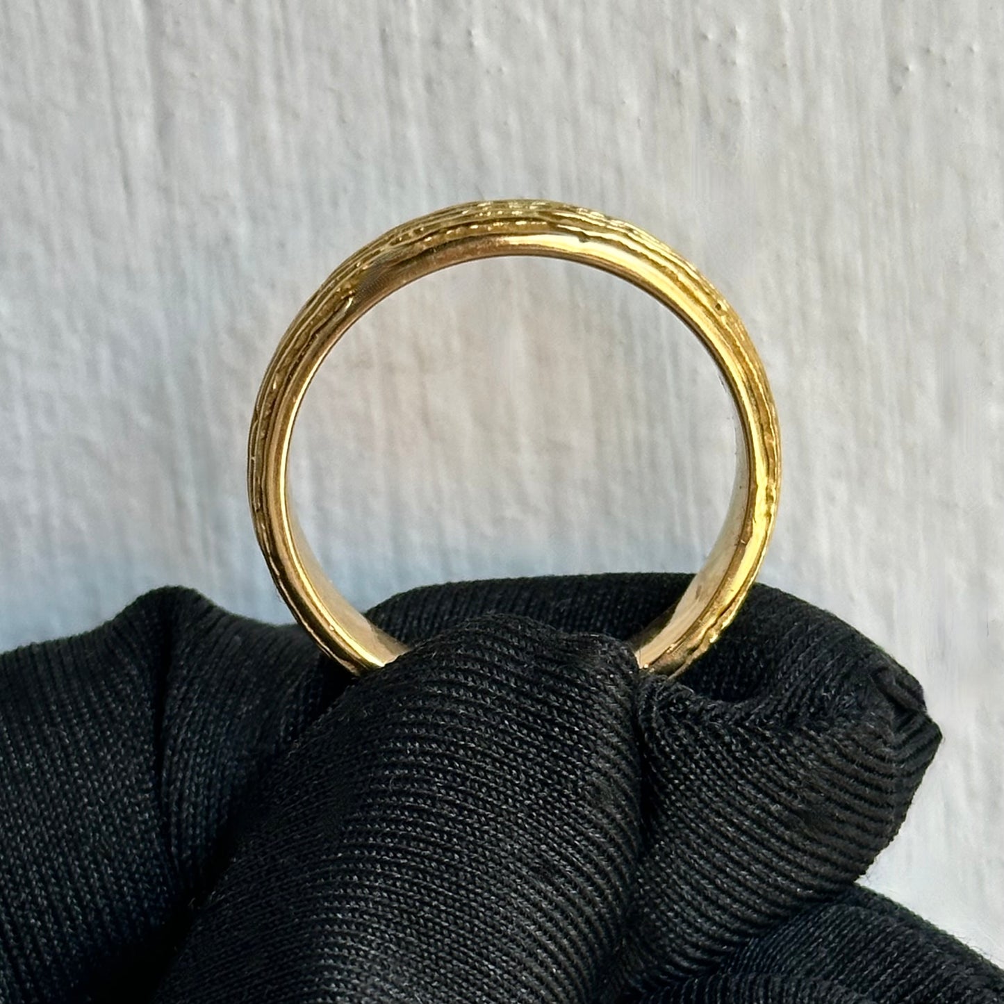 One-of-a-Kind 18kt Yellow Gold Grooved Wedding Band – Comfort Fit, Handmade, 5mm