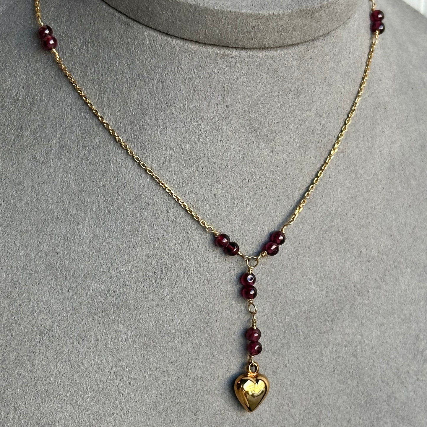 Vintage 14k Yellow Gold Garnet Lariat Necklace with Bubbly Heart Pendant – 18" Chain