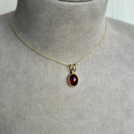 Vintage 14k Yellow Gold Cabochon Garnet Pendant – Timeless Elegance