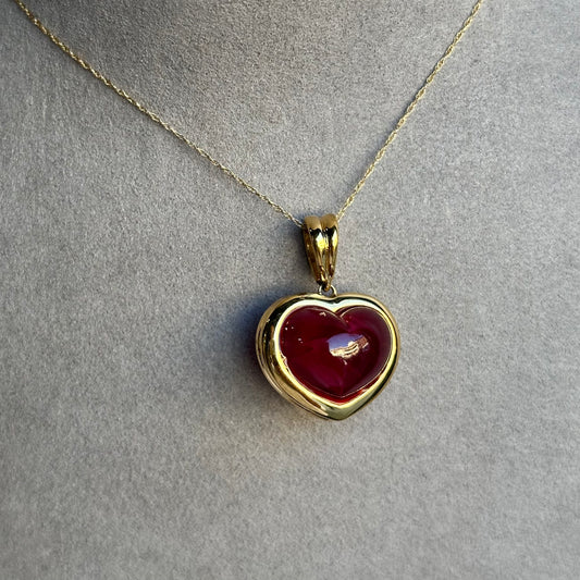 Luxurious Vintage Ruby Heart Cabochon Pendant – Handcrafted in 14kt Yellow Gold