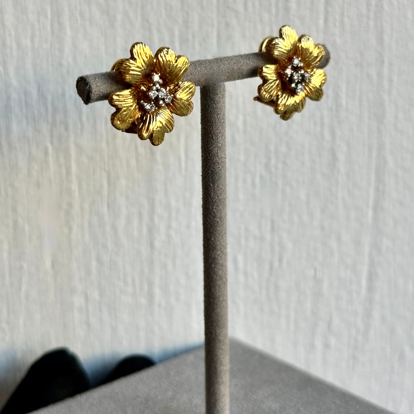 14kt Yellow Gold Vintage Flower Diamond Studs with Hand-Etched Petals – Lever Back Closure