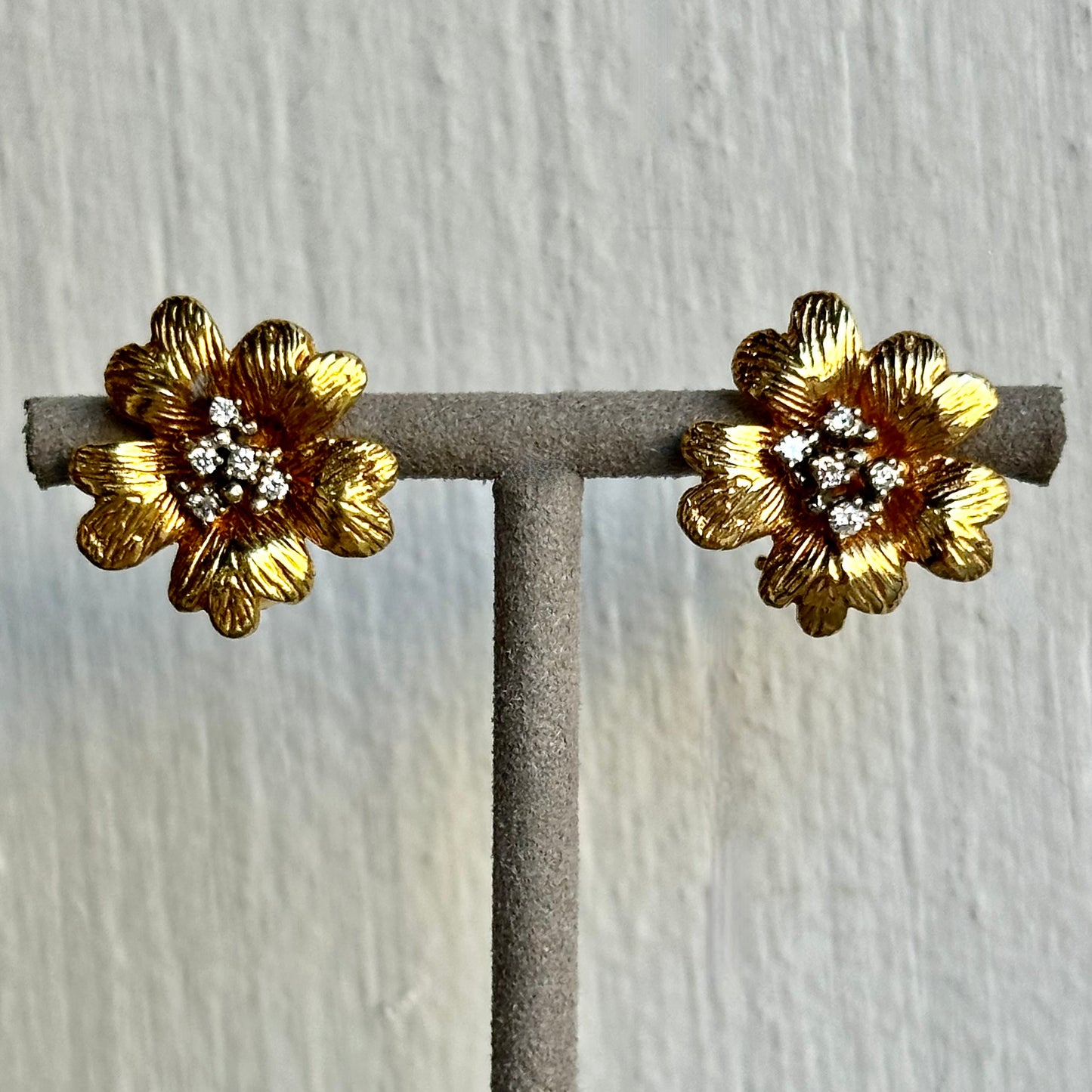 14kt Yellow Gold Vintage Flower Diamond Studs with Hand-Etched Petals – Lever Back Closure