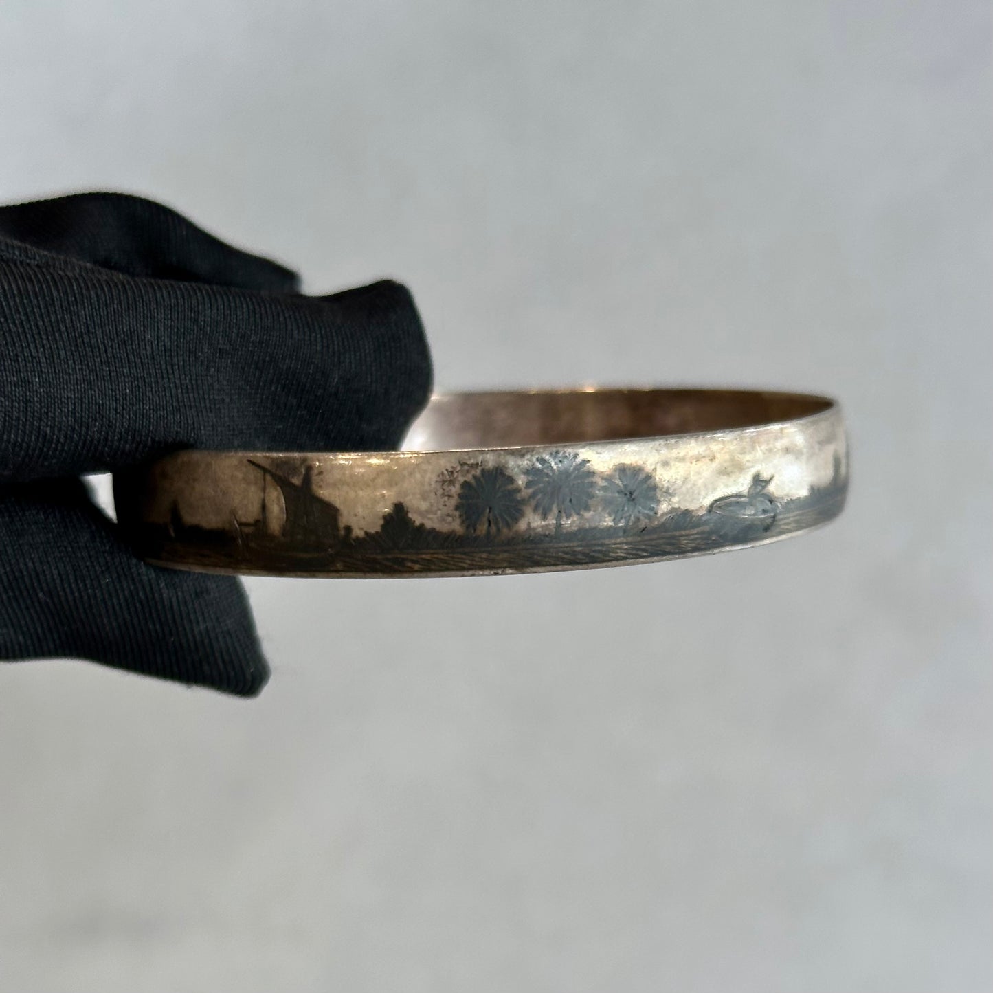 Silver Vintage Iraqi Bangle - Etched Desert Scene with Camels, Palm Trees & Niello Inlay